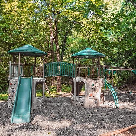 Jake Cabin Luxury Hot Tub Cabin Near Downtown チャタヌーガ エクステリア 写真