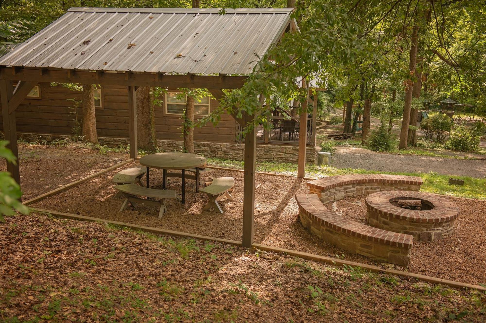 Jake Cabin Luxury Hot Tub Cabin Near Downtown チャタヌーガ エクステリア 写真